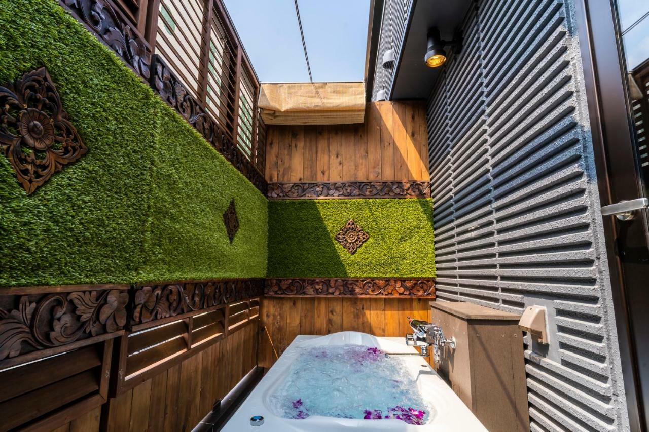 Hotel Petit Bali Garden Shin-Okubo (Adults Only) Tokyo Exterior photo